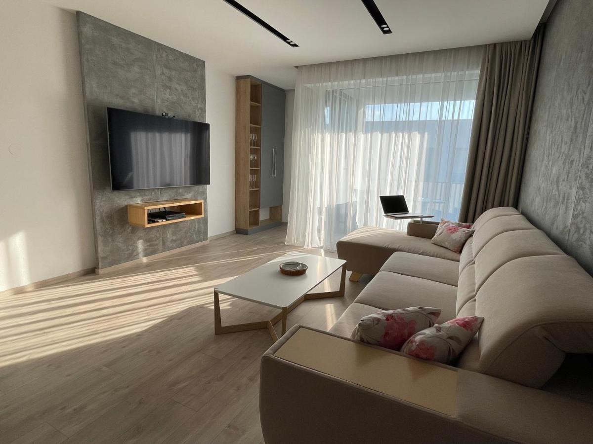 Greenbay Apartment With Free Parking Trenčín Exterior foto