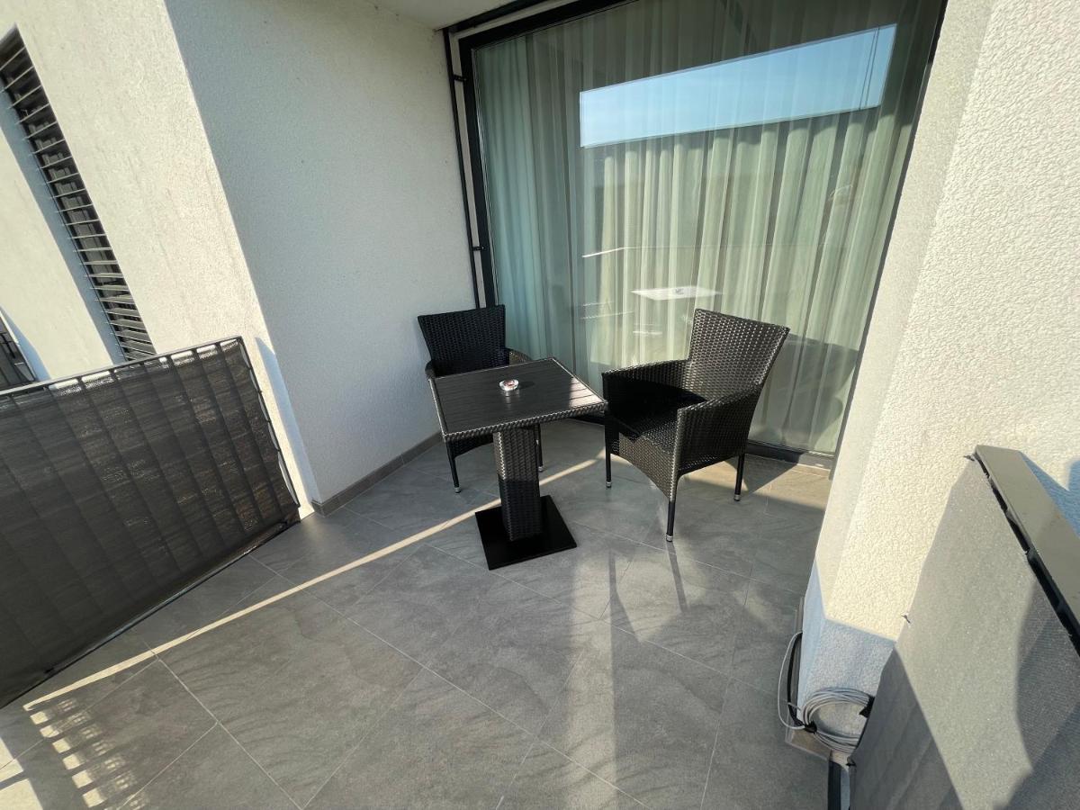 Greenbay Apartment With Free Parking Trenčín Exterior foto
