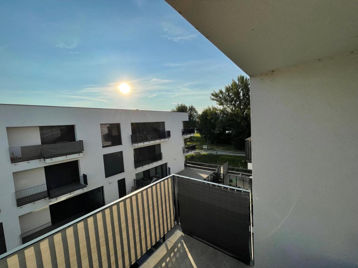 Greenbay Apartment With Free Parking Trenčín Exterior foto