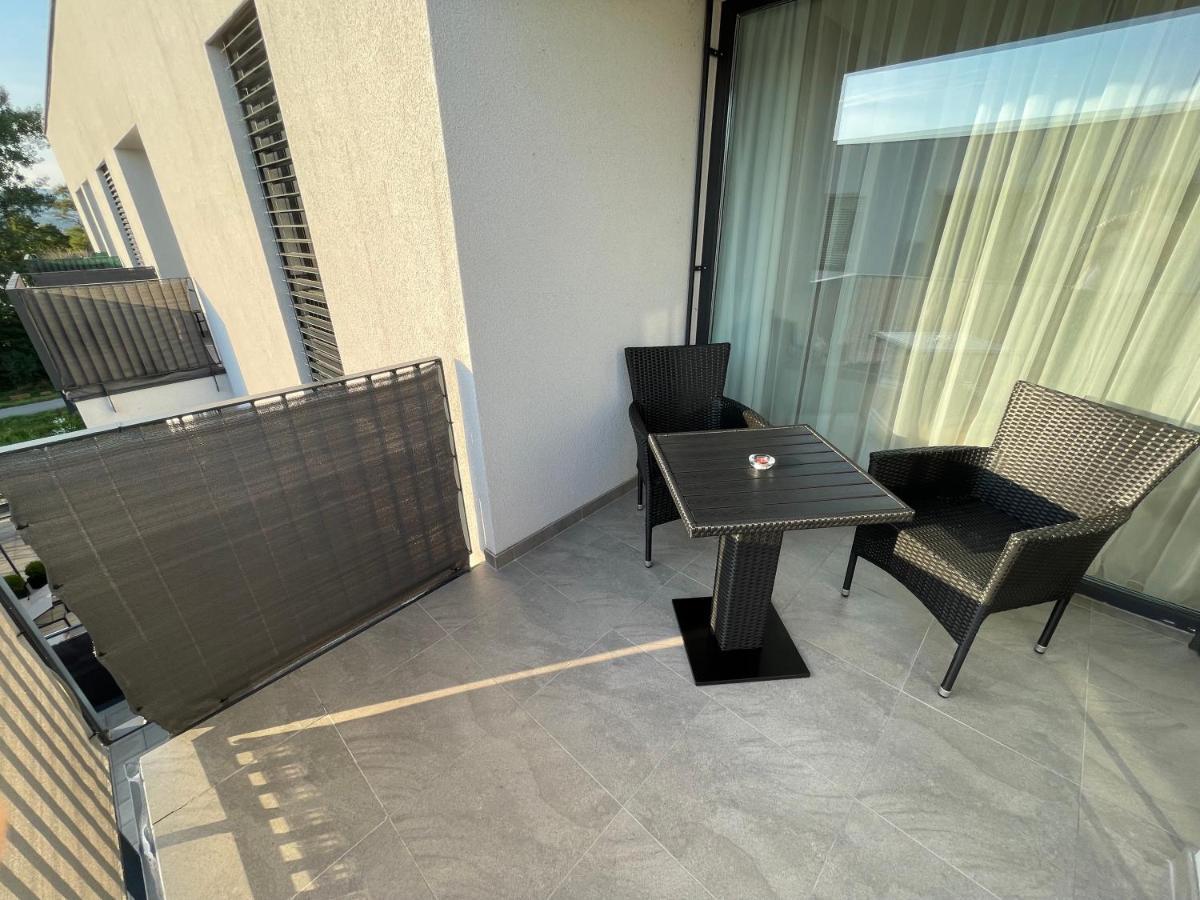 Greenbay Apartment With Free Parking Trenčín Exterior foto