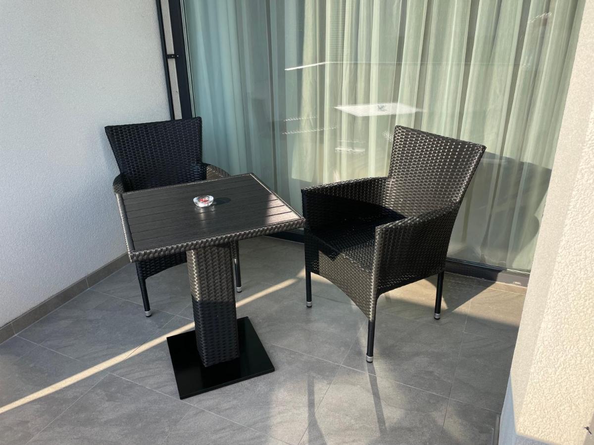 Greenbay Apartment With Free Parking Trenčín Exterior foto